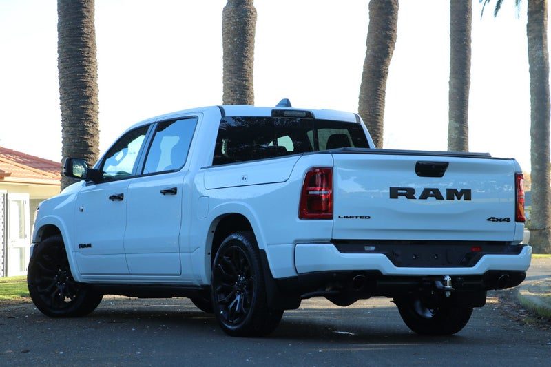 2026 Ram 1500 DT LIMITED I6 RB NIGHT EDITION, photo 2