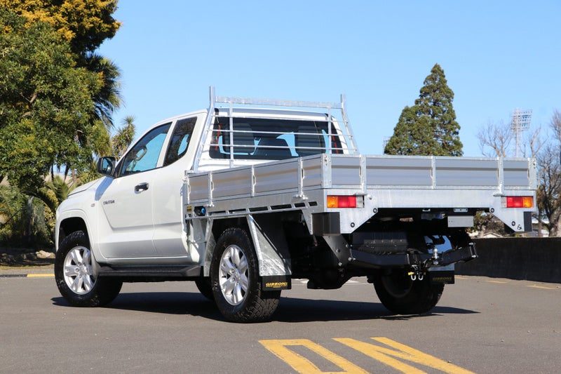 2026 Mitsubishi Triton Club Cab GLX Flat Deck 4WD, photo 2