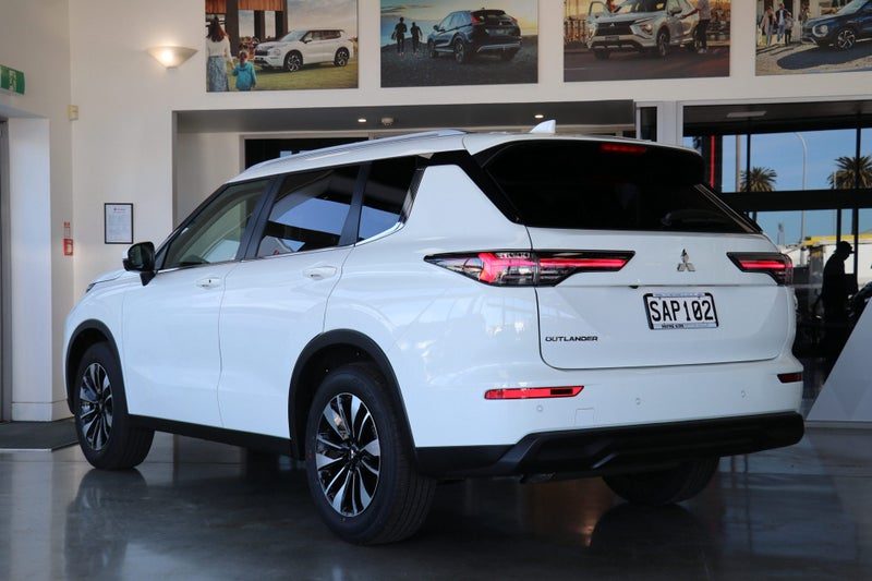 2026 Mitsubishi Outlander LS 2.5P 2WD, photo 2