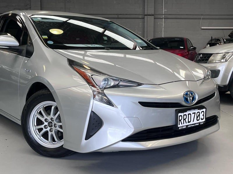 2017 Toyota Prius, photo 2