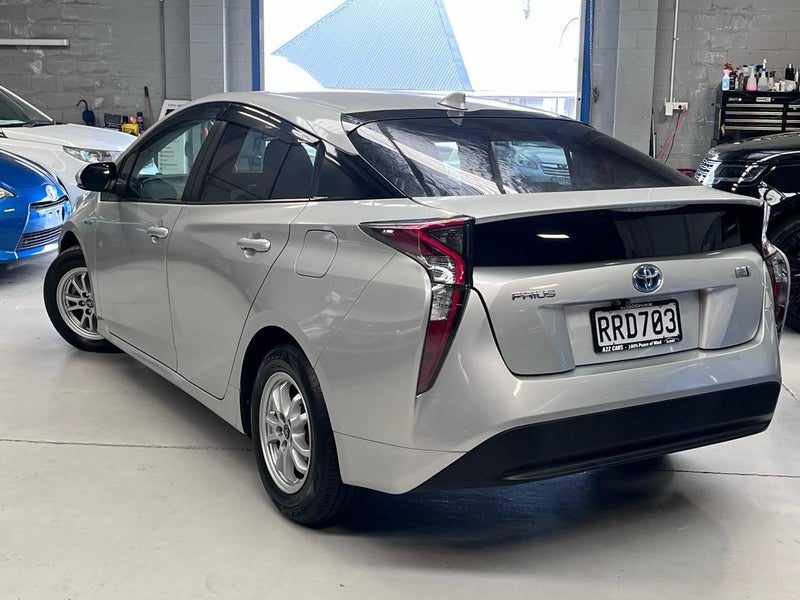 2017 Toyota Prius, photo 3