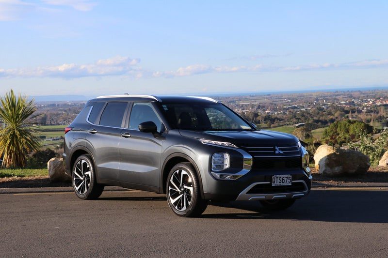 2024 Mitsubishi Outlander XLS 2.5P/4WD/CVT