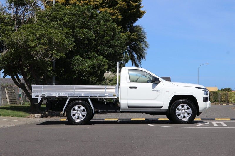 2026 Mitsubishi Triton GLX Flat Deck, photo 3
