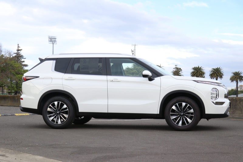 2026 Mitsubishi Outlander LS 2.5P 2WD, photo 3