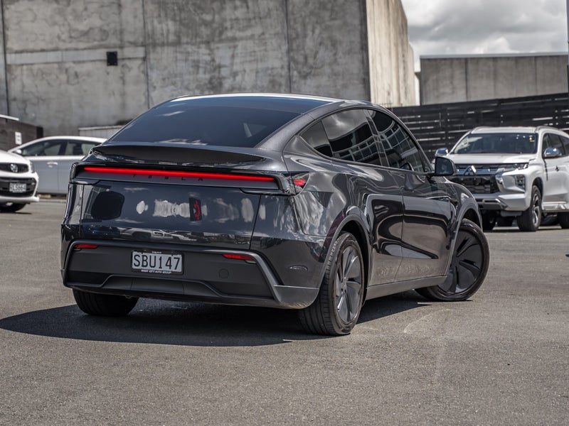 2025 Tesla Model Y Rear Wheel Drive, photo 2