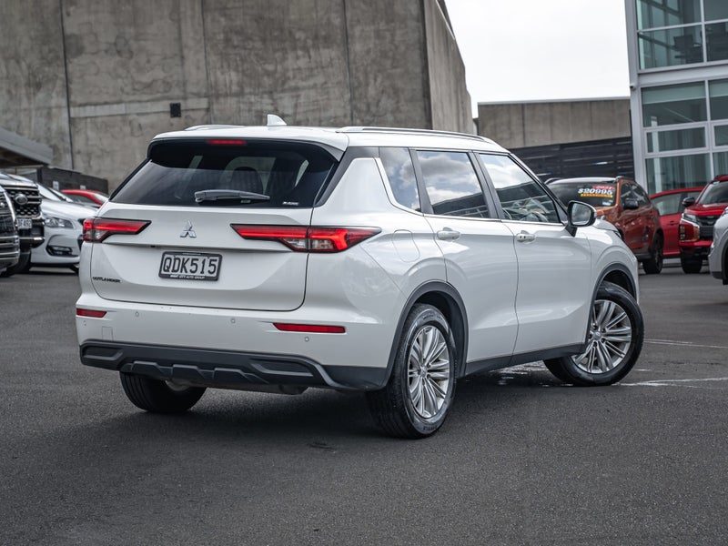 2023 Mitsubishi Outlander Ls 2.5P/4Wd/Cvt, photo 2