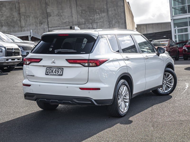 2023 Mitsubishi Outlander Ls 2.5P/4Wd/Cvt, photo 2