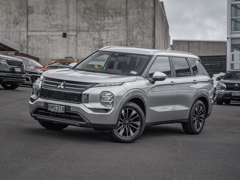 2025 Mitsubishi Outlander Ls 2.5P/Cvt
