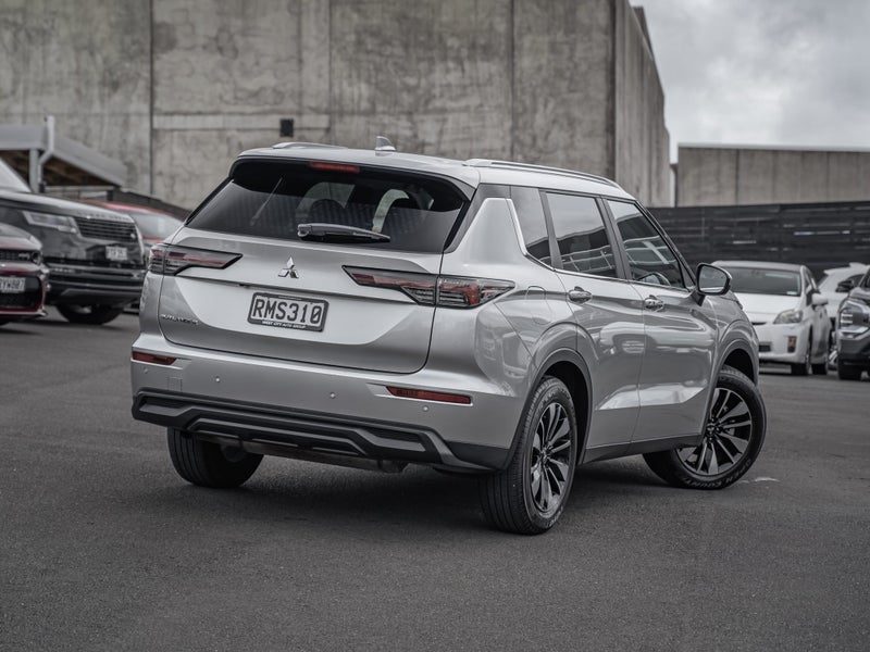 2025 Mitsubishi Outlander Ls 2.5P/Cvt, photo 2