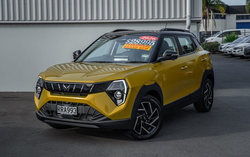 2026 Mahindra XUV 3XO Ax7l 1.2Pt/6At, photo 2