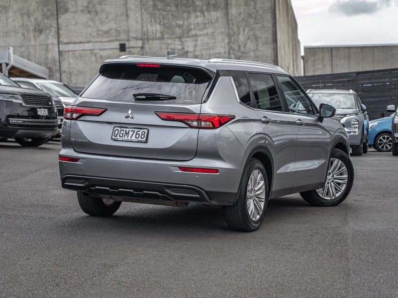 2023 Mitsubishi Outlander Ls 2.5P/4Wd/Cvt, photo 2