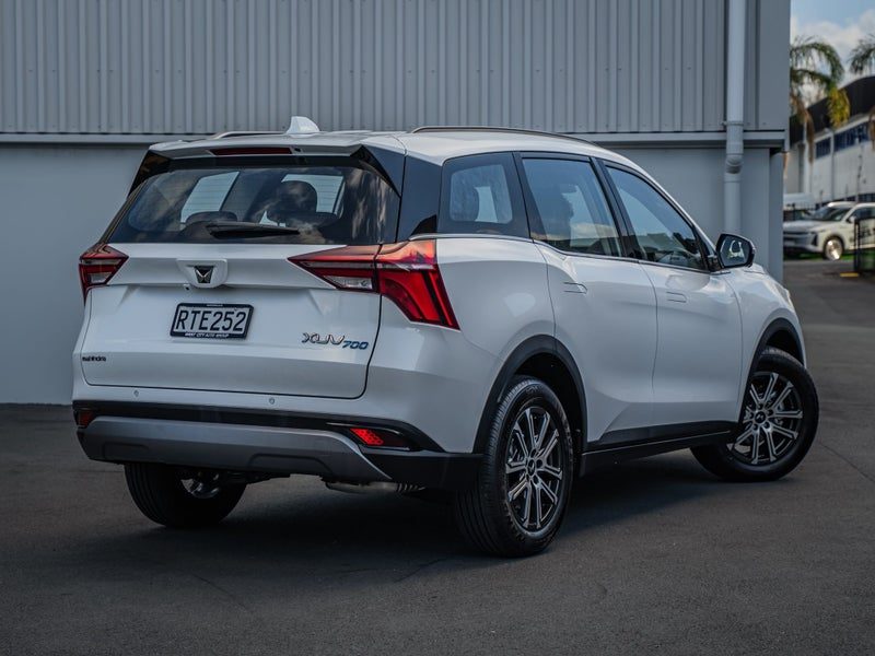 2026 Mahindra XUV700 Ax7l 2.0Pt/6At, photo 2