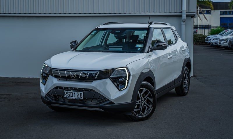 2026 Mahindra XUV 3XO Ax5l 1.2Pt/6At