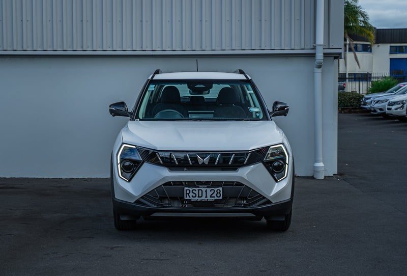 2026 Mahindra XUV 3XO Ax5l 1.2Pt/6At, photo 3