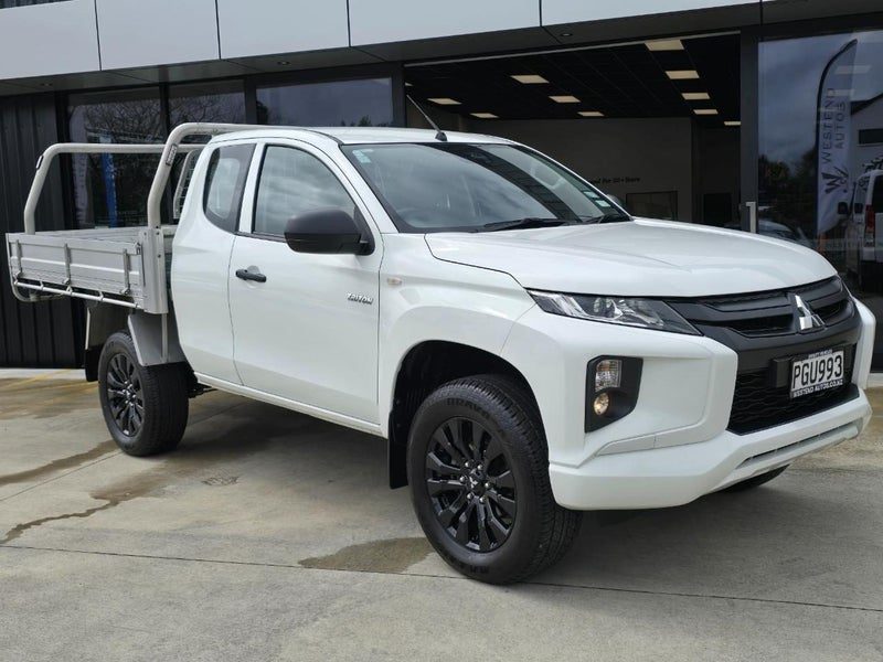 2022 Mitsubishi Triton GLX