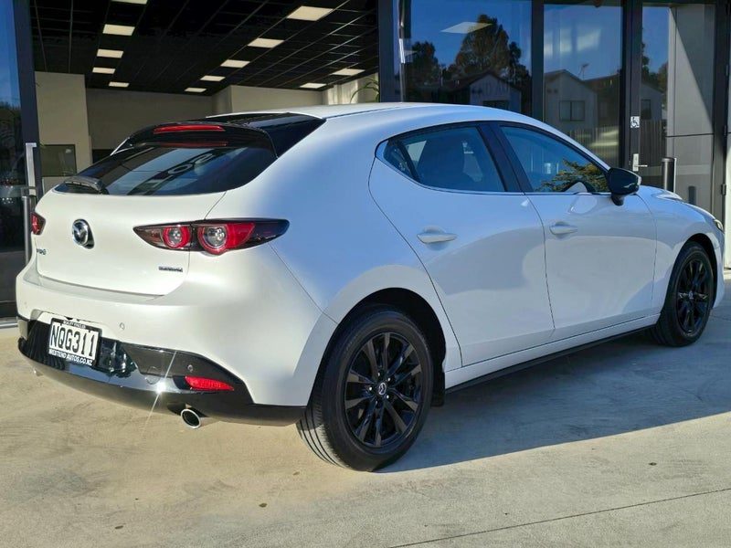 2021 Mazda 3 GSX HATCH (NZNEW), photo 2