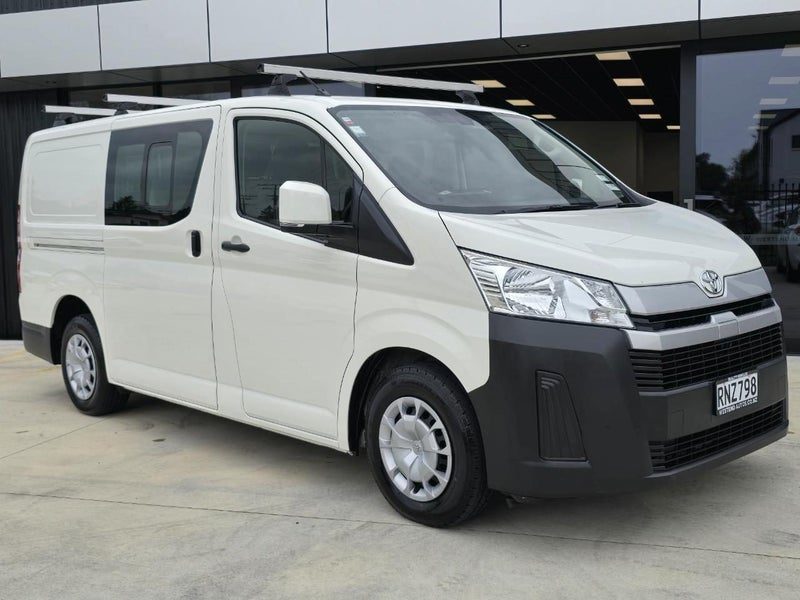 2021 Toyota Hiace ZR 5-SEATER 2.8TD AUTO (NZNEW)