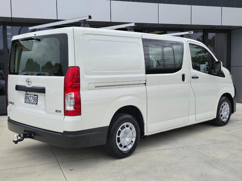 2021 Toyota Hiace ZR 5-SEATER 2.8TD AUTO (NZNEW), photo 2