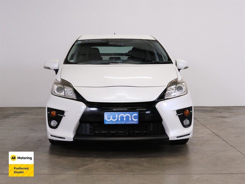 2015 Toyota Prius 1.8lt Hybrid S-Touring 'GS', photo 2
