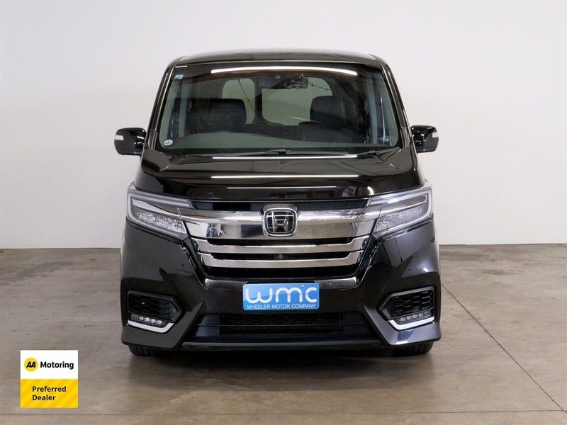 2017 Honda Step Wagon Spada, photo 2