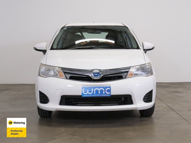 2015 Toyota Corolla Fielder Hybrid, photo 2
