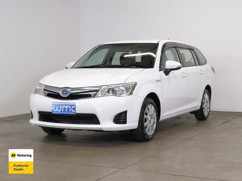 2015 Toyota Corolla Fielder Hybrid, photo 3