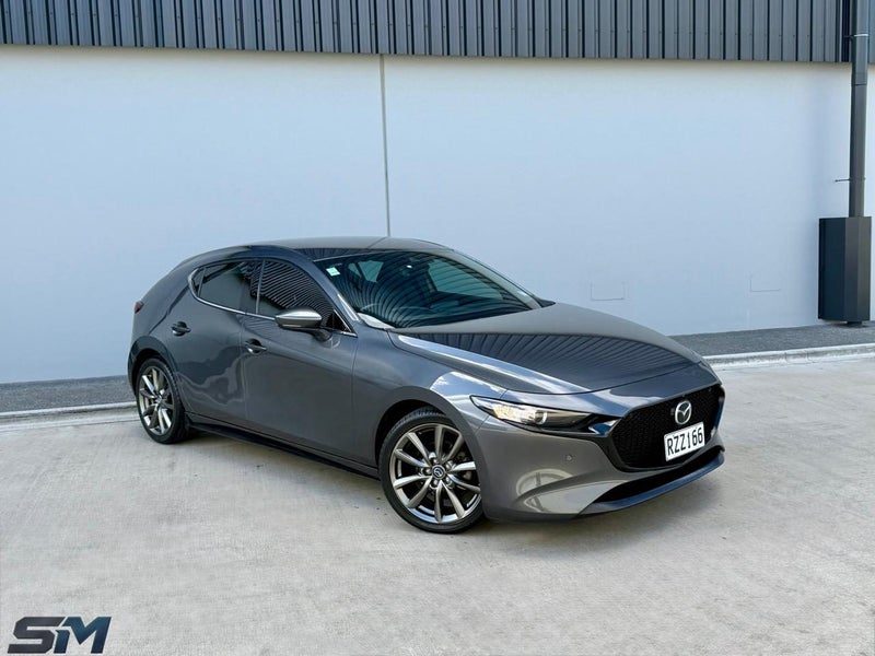 2021 Mazda 3 Come to the best in Auckland, main photo