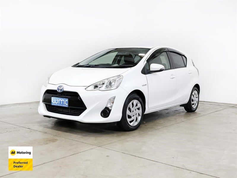 2015 Toyota Aqua 1.5lt Hybrid 'S' Edition, photo 3