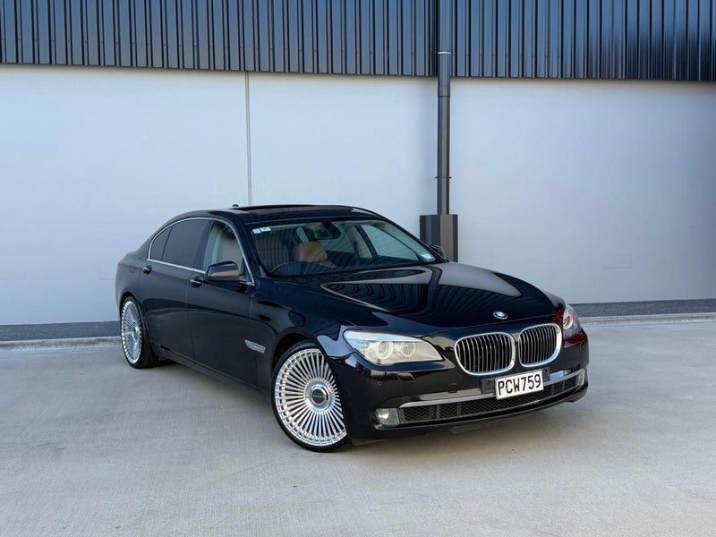 2010 BMW 740i Come to the best in Auckland