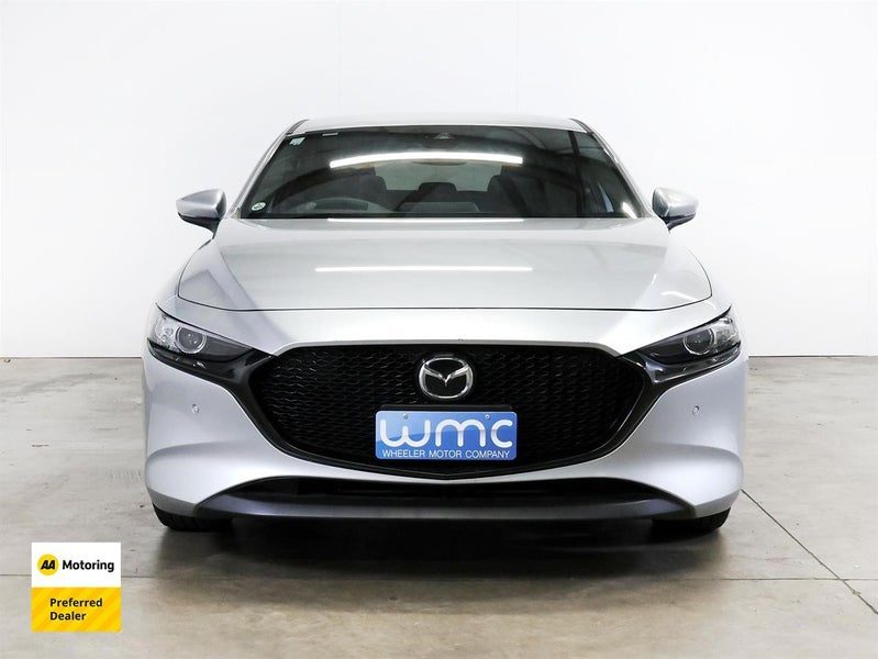 2023 Mazda 3 Fastback 1.5lt 'Skyactiv', photo 2