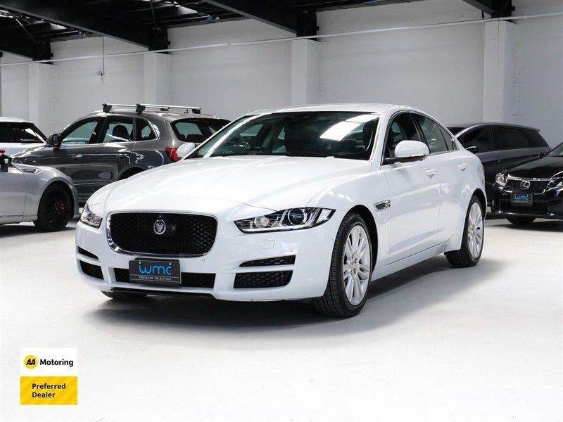 2015 Jaguar XE 20t 'Prestige', photo 3