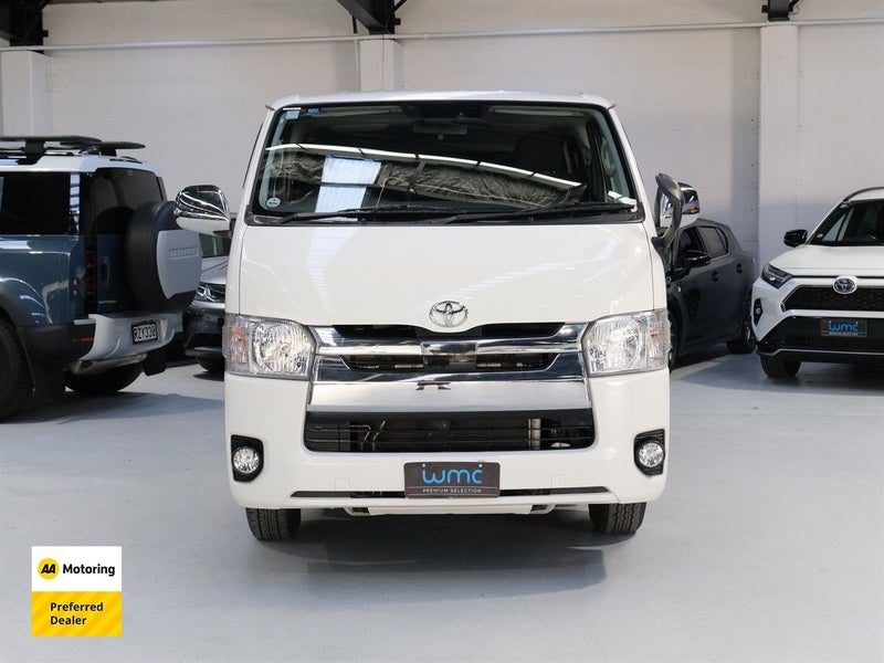 2020 Toyota Hiace GL, photo 2