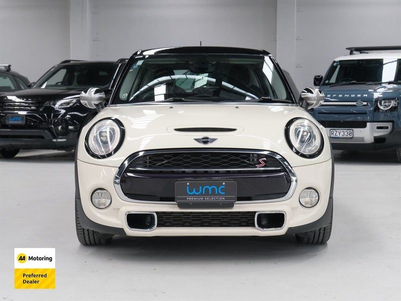 2015 MINI Cooper S 2.0lt 'Turbo' 5-Door Hatch, photo 2