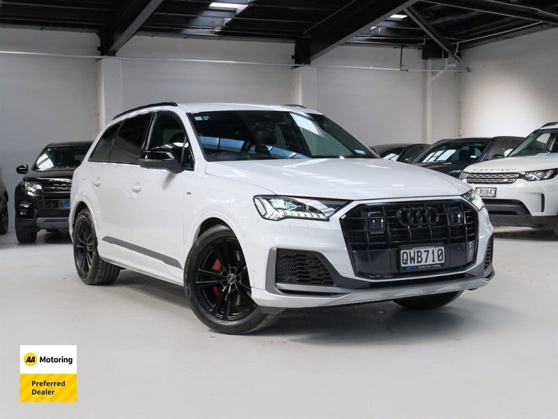 2023 Audi Q7 55 TFSI Quattro 'S Line' 7-Seater