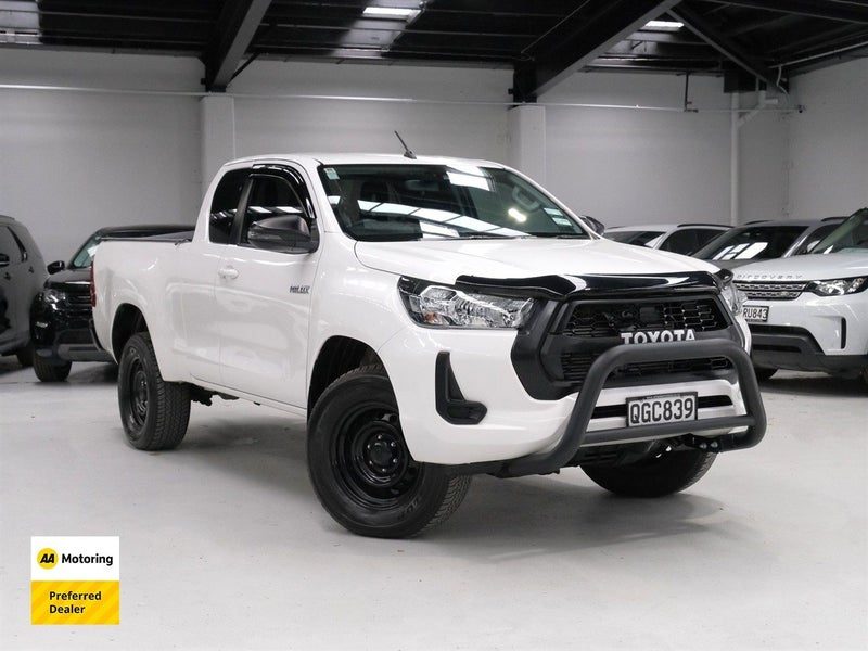 2023 Toyota Hilux SR TD EC 2.8DT 'NZ NEW'