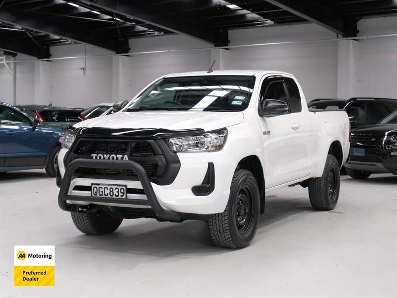 2023 Toyota Hilux SR TD EC 2.8DT 'NZ NEW', photo 3