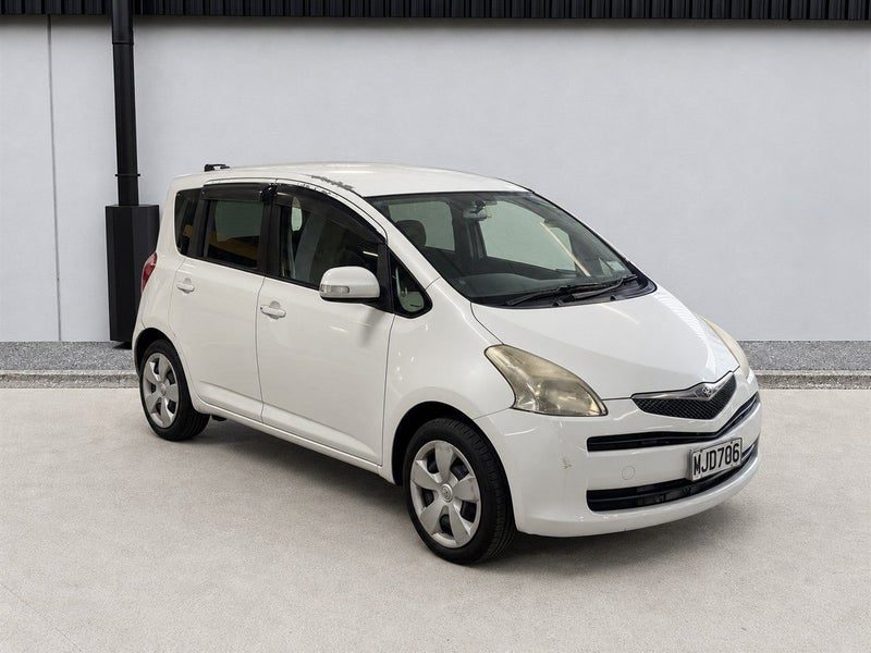2006 Toyota Ractis Come to the best in Auckland