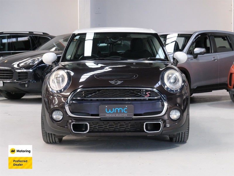 2015 MINI Cooper S 2.0lt 'Turbo' 5-Door Hatch, photo 2