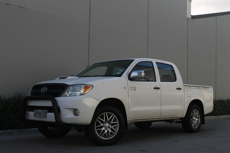 2006 Toyota Hilux Come to the best in Auckland