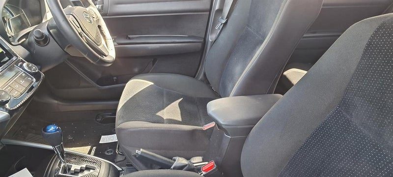 2014 Toyota Corolla Fielder Hybrid, photo 3