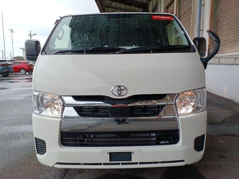 2026 Toyota Hiace DX GL, photo 2