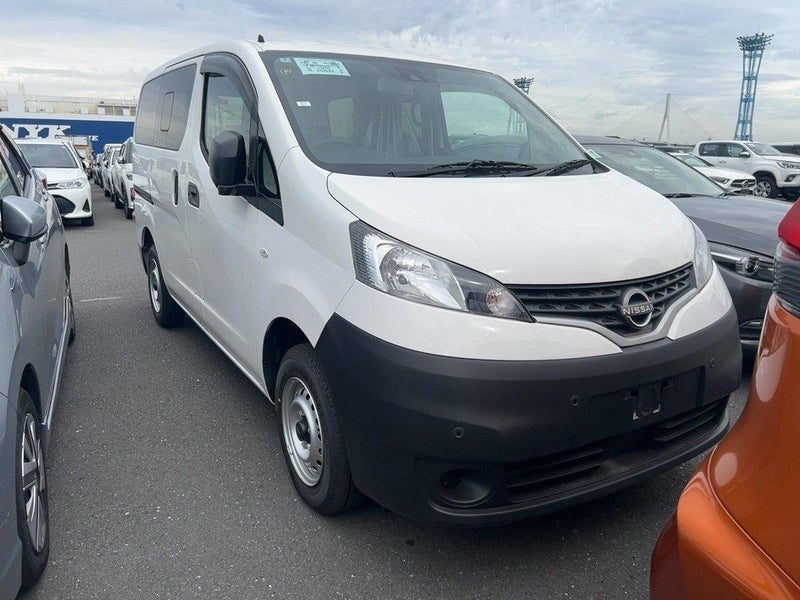 2025 Nissan NV200 DX