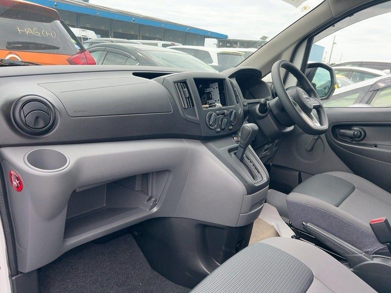 2025 Nissan NV200 DX, photo 3