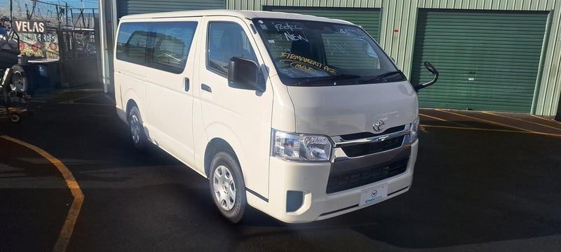 2026 Toyota Hiace 4WD DIESEL, photo 2