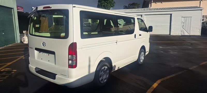 2026 Toyota Hiace 4WD DIESEL, photo 3