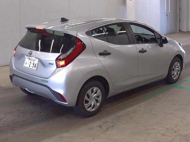 2023 Toyota Aqua B, photo 2