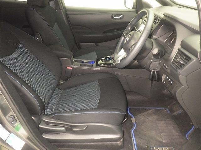 2022 Nissan Leaf S, photo 3
