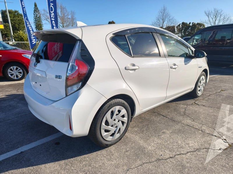 2019 Toyota Aqua S, photo 3