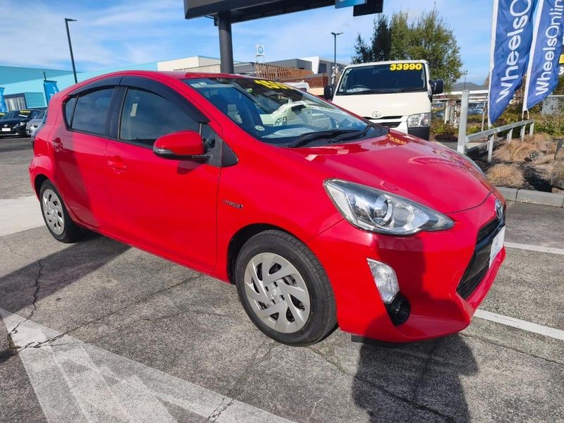 2017 Toyota Aqua G, photo 2