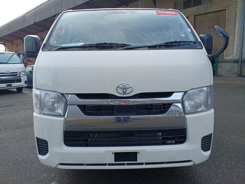 2025 Toyota Hiace DX GL, photo 2
